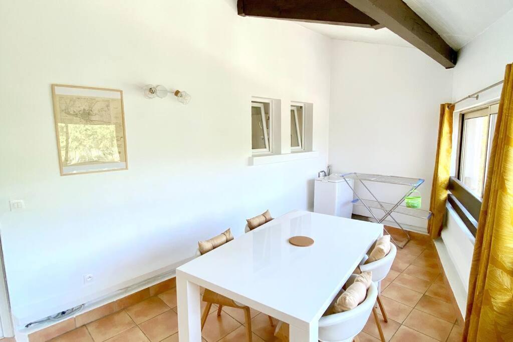 Appartement Spacieux 65M2, Avec Piscine Et Parking Fréjus Exteriér fotografie